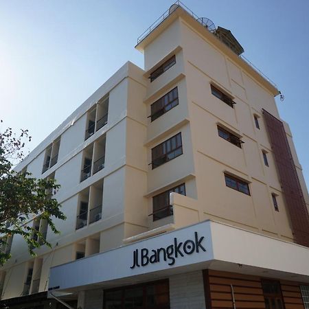 Jl Bangkok Hotel Buitenkant foto